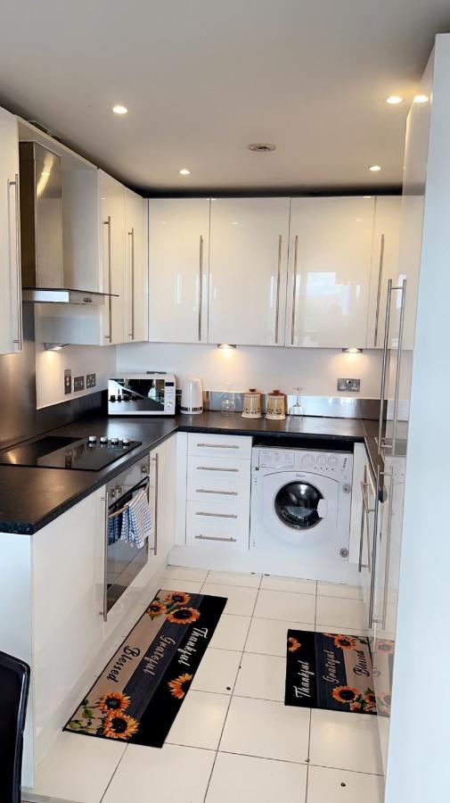 Cozycomfy Luxury Apartment London Exterior photo